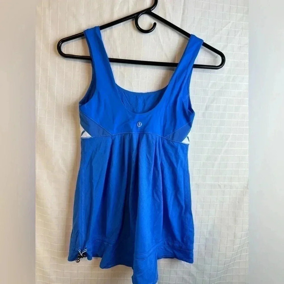 Womens Lululemon Elevate Blue White Stripe Tank Top Size 4 Yoga - Picture 2 of 4